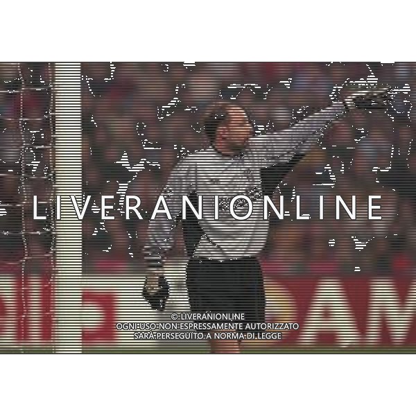 26-10-1999 MILANO- STADIO GIUSEPPE MEAZZA CHAMPIONS LEAGUE MILAN CHELSEA 1-1 NELLA FOTO DE GOEY ED AG ALDO LIVERANI SAS