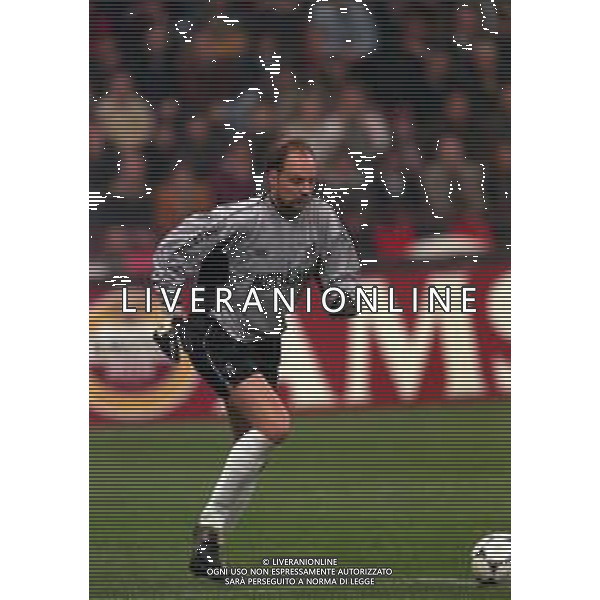 26-10-1999 MILANO- STADIO GIUSEPPE MEAZZA CHAMPIONS LEAGUE MILAN CHELSEA 1-1 NELLA FOTO DE GOEY ED AG ALDO LIVERANI SAS