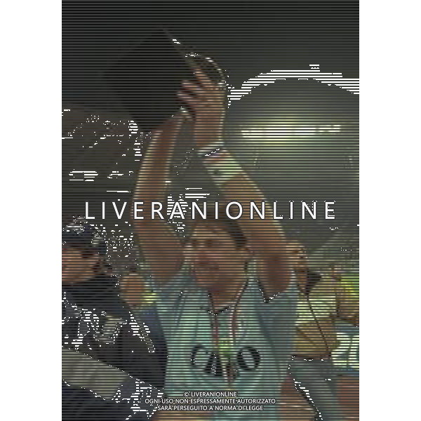 29-04-1998 ROMA -FINALE DI COPPA ITALIA TIM LAZIO MILAN 3-1 NELLA FOTO DIEGO FUSER CON LA COPPA ITALIA AG ALDO LIVERANI SAS