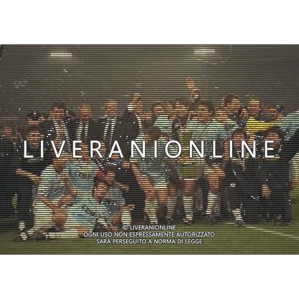 29-04-1998 ROMA -FINALE DI COPPA ITALIA TIM LAZIO MILAN 3-1 NELLA FOTO I GIOCATORI DELLA LAZIO CON LA COPPA ITALIA AG ALDO LIVERANI SAS
