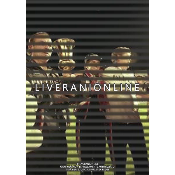 29-05-1999 VICENZA -FINALE DI COPPA ITALIA VICENZA NAPOLI 3-0 NELLA FOTO FRANCESCO GUIDOLIN CON LA COPPA ITALAI AG ALDO LIVERANI SAS