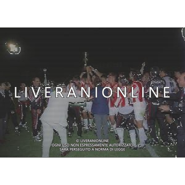 29-05-1999 VICENZA -FINALE DI COPPA ITALIA VICENZA NAPOLI 3-0 NELLA FOTO I GIOCATORI DEL VICENZA FESTAEGGIANO LA VITTORIA DELLA COPPA ITALIA AG ALDO LIVERANI SAS