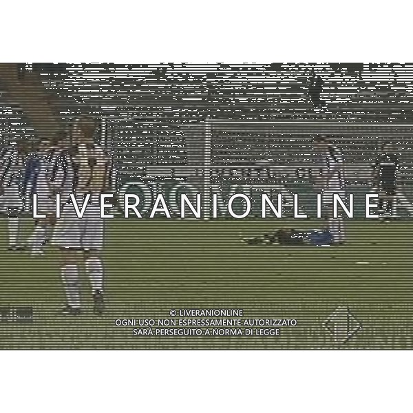 TORINO 20/04/05 CAMPIONATO SERIE A TIM 2004/05 JUVENTUS-INTER NELLA FOTO IL FALLO DI IBRAHIMOVIC ZATLAN A CORDOBA IVAN PH AG.ALDO LIVERANI OBBLIGATORIO CITARE LA FONTE TELEVISIVA