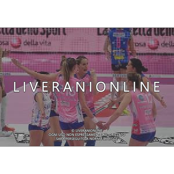Novara - Monza, seconda semifinale della Coppa Italia 2017/2018 di Serie A1 di volley femminile al PalaDozza di Bologna 17 Febbraio 2018 Nella foto esultanza ©OPTIMAFOTO / AGENZIA ALDO LIVERANI SAS