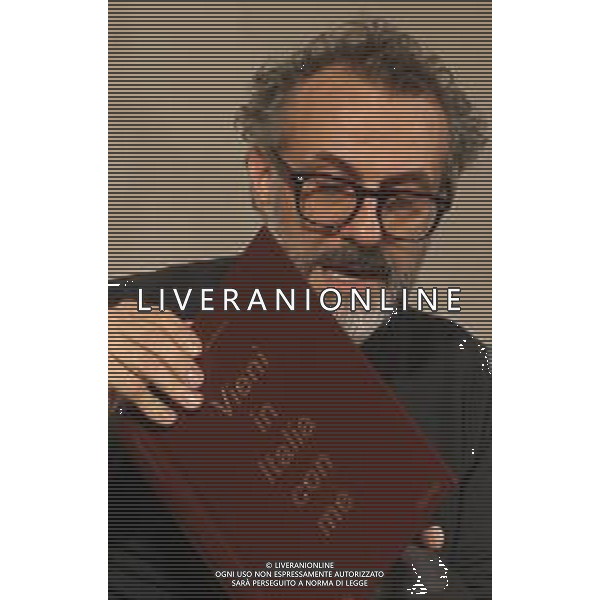 Massimo Bottura Riceve il Garganello D\'Oro dall\'Assessore Elesabetta Marchetti Comune di Imola 21/Novembre 1915 FOTO GIANNI SANNA-AG ALDO LIVERANI SAS