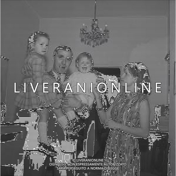 1968 RETROSPETTIVA SAUL MALATRASI CALCIATORE NELLA FOTO SAUL MALATRASI CON LA FAMIGLIA AG ALDO LIVERANI SAS