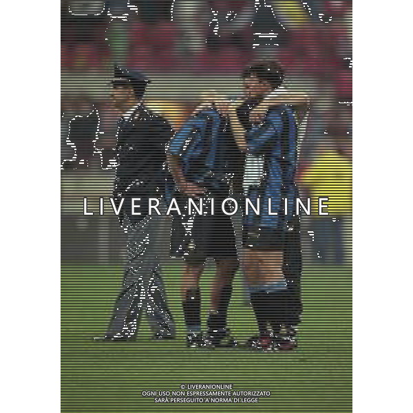 21-05-1997 MILANO FINALE DI COPPA UEFA INTER SHALKE 04 1-0 DOPO I RIGORI 4-1 NELLA FOTO JAVIER ZANETTI CONSALO IVAN ZAMORANO AG ALDO LIVERANI SAS