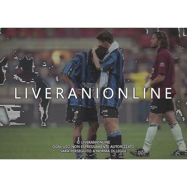 21-05-1997 MILANO FINALE DI COPPA UEFA INTER SHALKE 04 1-0 DOPO I RIGORI 4-1 NELLA FOTO JAVIER ZANETTI CONSOLA IVAN ZAMORANO AG ALDO LIVERANI SAS