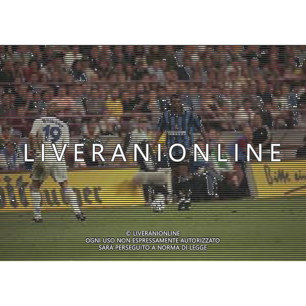 21-05-1997 MILANO FINALE DI COPPA UEFA INTER SHALKE 04 1-0 DOPO I RIGORI 4-1 NELLA FOTO JOCELYN ANGLOMA AG ALDO LIVERANI SAS