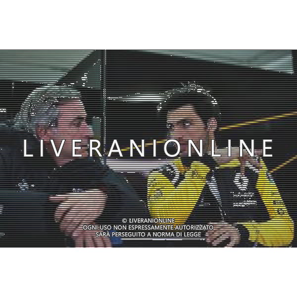 Carlos Sainz Jr (ESP) Renault Sport F1 Team with his father Carlos Sainz (ESP). 27.02.2018. Formula One Testing, Day Two, Barcelona, Spain. Tuesday. / AGENZIA ALDO LIVERANI SAS - ITALY ONLY EDITORIAL USE ONLY - Motor Racing - Formula One Testing - Test One - F1 Day 2 - Barcellona, Spagna 27 febbraio 2018