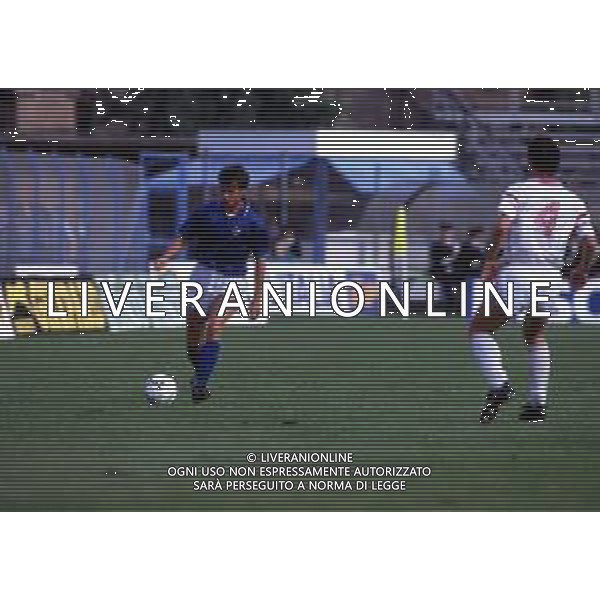 RETROSPETTIVA EDOARDO BORTOLOTTI CALCIATORE NELLA FOTO EDOARDO BORTOLOTTI CON LA MAGLIA DELLA NAZIONALE ITALIANA AG ALDO LIVERANI SAS
