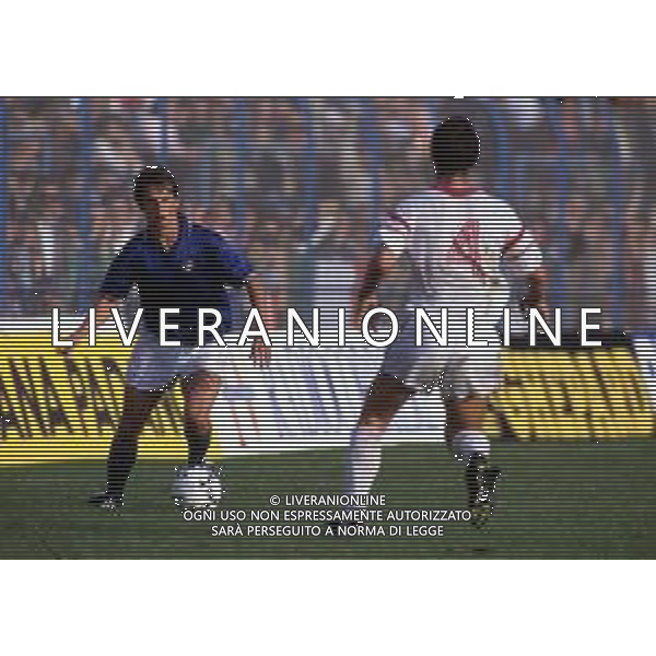 RETROSPETTIVA EDOARDO BORTOLOTTI CALCIATORE NELLA FOTO EDOARDO BORTOLOTTI CON LA MAGLIA DELLA NAZIONALE ITALIANA AG ALDO LIVERANI SAS