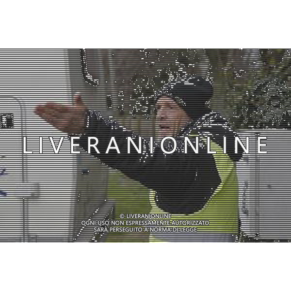 Rimini - Loris Stecca ex campione del mondo di pugilato pesi supergallo WBA 07/03/2018 nella foto: Loris Stecca mentre lavora come parcheggiatore fuori dal carcere ©Claudio Zamagni/Agenzia Aldo Liverani