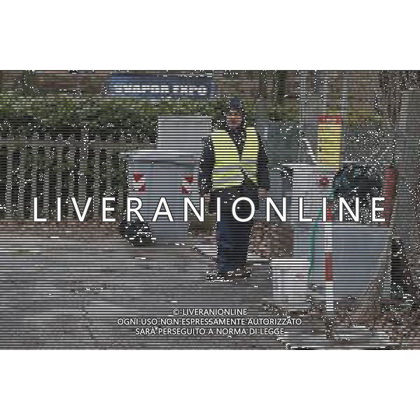 Rimini - Loris Stecca ex campione del mondo di pugilato pesi supergallo WBA 07/03/2018 nella foto: Loris Stecca mentre lavora come parcheggiatore fuori dal carcere ©Claudio Zamagni/Agenzia Aldo Liverani