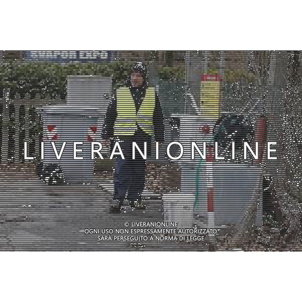 Rimini - Loris Stecca ex campione del mondo di pugilato pesi supergallo WBA 07/03/2018 nella foto: Loris Stecca mentre lavora come parcheggiatore fuori dal carcere ©Claudio Zamagni/Agenzia Aldo Liverani