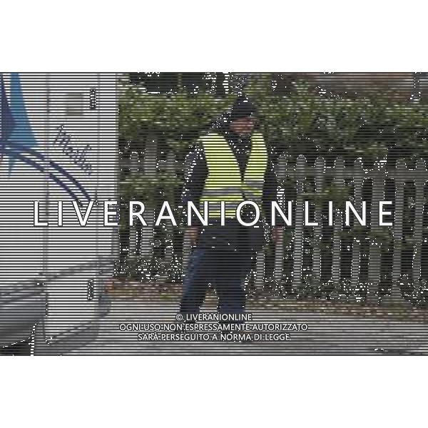 Rimini - Loris Stecca ex campione del mondo di pugilato pesi supergallo WBA 07/03/2018 nella foto: Loris Stecca mentre lavora come parcheggiatore fuori dal carcere ©Claudio Zamagni/Agenzia Aldo Liverani