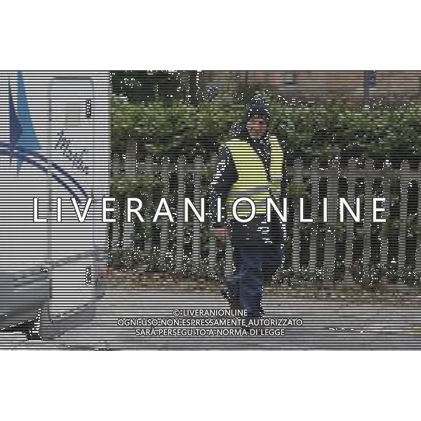 Rimini - Loris Stecca ex campione del mondo di pugilato pesi supergallo WBA 07/03/2018 nella foto: Loris Stecca mentre lavora come parcheggiatore fuori dal carcere ©Claudio Zamagni/Agenzia Aldo Liverani