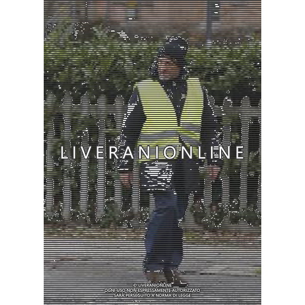 Rimini - Loris Stecca ex campione del mondo di pugilato pesi supergallo WBA 07/03/2018 nella foto: Loris Stecca mentre lavora come parcheggiatore fuori dal carcere ©Claudio Zamagni/Agenzia Aldo Liverani