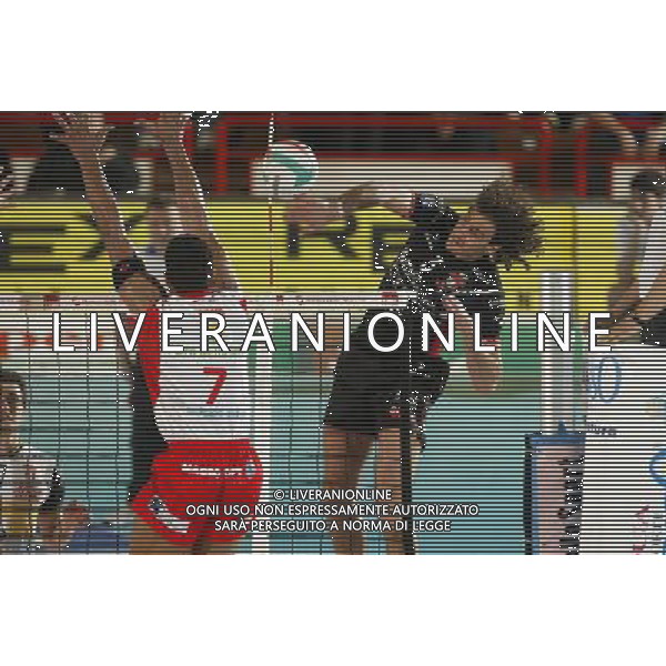 Campionato di volley serie A 2004/05 play off partita: Lube banca marche MC - Sysley TV foto:S.Rosa/Liverani nella foto: Fei - sysley AGENZIA ALDO LIVERANI S A S