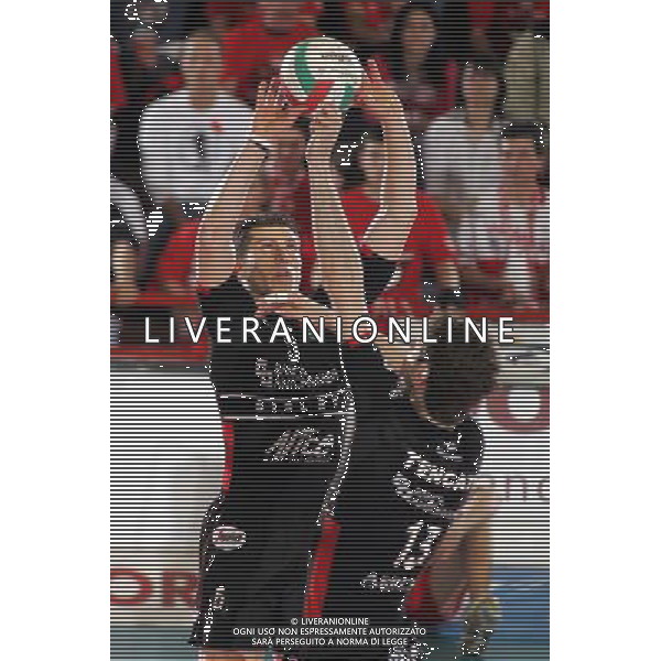 Campionato di volley serie A 2004/05 play off partita: Lube banca marche MC - Sysley TV foto:S.Rosa/Liverani nella foto: Vermiglio - sysley AGENZIA ALDO LIVERANI S A S