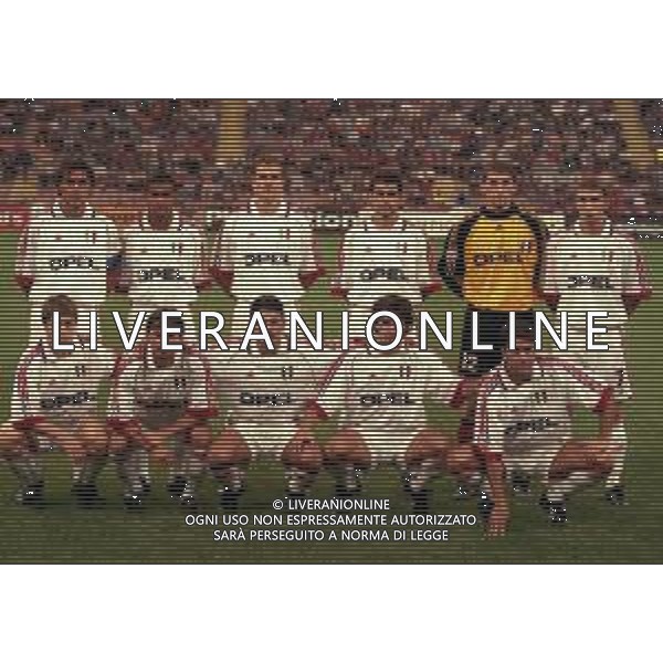 21-09-1999 MILANO-CHAMPIONS LEAGUE MILAN GALATASARAY 2-1 NELLA FOTO FORMAZIONE MILAM IN PIEDI SIN PAOLO MALDINI-SERGNHO-OLIVER BIERHOFF-ROBERTO AYALA-CHRISTIAN ABBIATI-ANDRIY SHEVCHENKO SED SIN THOMAS HELVEG-LEONARDO-GENNARO GATTUSO-DEMETRIO ALBERTINI-ALESSANDRO COSTACURTA AG ALDO LIVERANI SAS