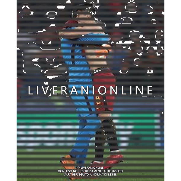 UEFA Champions League 2017/2018 Ottavi di Finale Ritorno Roma - 13.03.2018 Roma-Shakhtar Donetsk Nella Foto: esultanza dei giocatori della roma a fine gara per la qualificazione - alisson e diego perotti /Ph.Vitez-Ag. Aldo Liverani