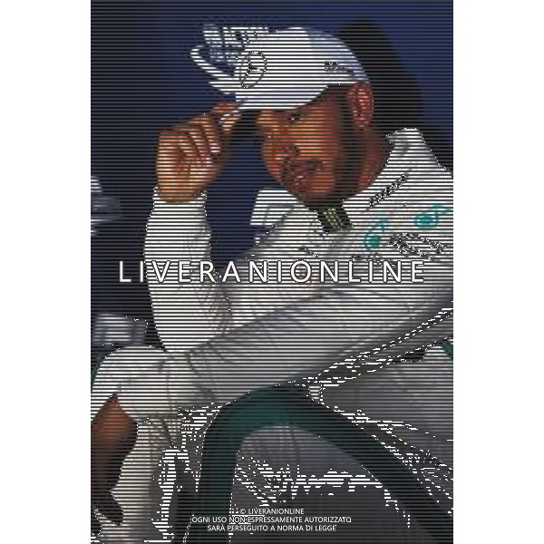 Lewis Hamilton (GBR) Mercedes AMG F1 in qualifying parc ferme. 24.03.2018. Formula 1 World Championship, Rd 1, Australian Grand Prix, Albert Park, Melbourne, Australia, Qualifying Day. / AGENZIA ALDO LIVERANI SAS - ITALY ONLY EDITORIAL USE ONLY - F1 Prove Ufficiali Qualifiche - Formula One World Championship - Australian Grand Prix - Qualifying Day - Melbourne, Australia 24 marzo 2018
