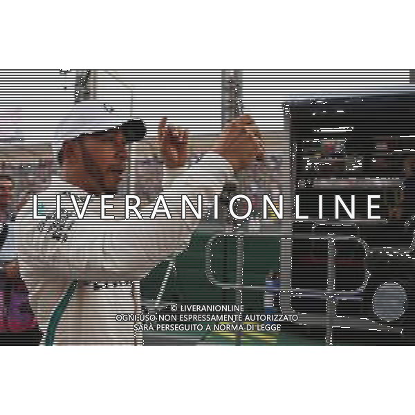 Lewis Hamilton (GBR) Mercedes AMG F1 celebrates pole position in qualifying parc ferme. 24.03.2018. Formula 1 World Championship, Rd 1, Australian Grand Prix, Albert Park, Melbourne, Australia, Qualifying Day. / AGENZIA ALDO LIVERANI SAS - ITALY ONLY EDITORIAL USE ONLY - F1 Prove Ufficiali Qualifiche - Formula One World Championship - Australian Grand Prix - Qualifying Day - Melbourne, Australia 24 marzo 2018