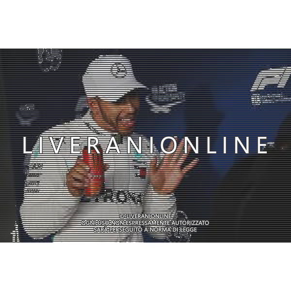 Lewis Hamilton (GBR) Mercedes AMG F1 celebrates his pole position in qualifying parc ferme. 24.03.2018. Formula 1 World Championship, Rd 1, Australian Grand Prix, Albert Park, Melbourne, Australia, Qualifying Day. / AGENZIA ALDO LIVERANI SAS - ITALY ONLY EDITORIAL USE ONLY - F1 Prove Ufficiali Qualifiche - Formula One World Championship - Australian Grand Prix - Qualifying Day - Melbourne, Australia 24 marzo 2018