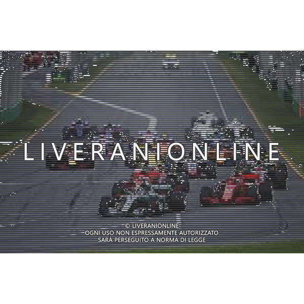 Lewis Hamilton (GBR) Mercedes AMG F1 W09 leads at the start of the race. 25.03.2018. Formula 1 World Championship, Rd 1, Australian Grand Prix, Albert Park, Melbourne, Australia, Race Day. / AGENZIA ALDO LIVERANI SAS - ITALY ONLY EDITORIAL USE ONLY