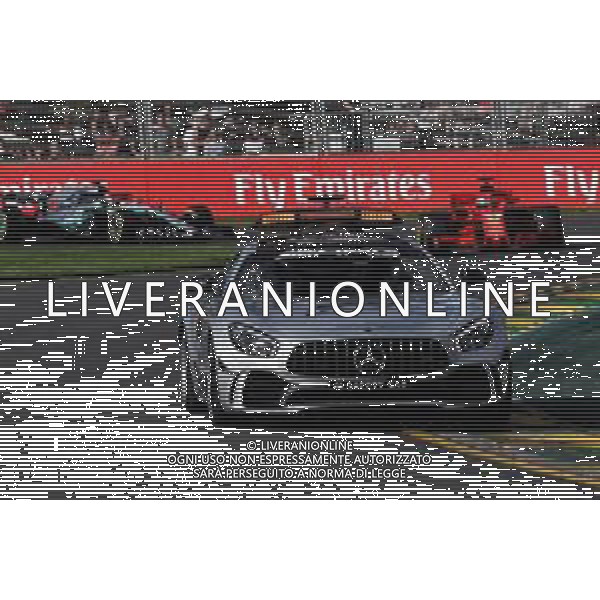 Sebastian Vettel (GER) Ferrari SF71H leads behind the FIA Safety Car. 25.03.2018. Formula 1 World Championship, Rd 1, Australian Grand Prix, Albert Park, Melbourne, Australia, Race Day. AG ALDO LIVERANI SAS ONLY ITALY