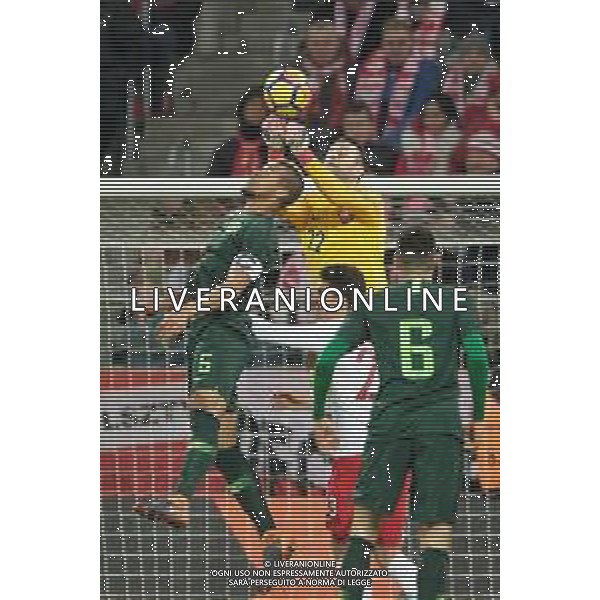 Cena minimalna internet 100 zl Cena minimalna print 100 zl Wroclaw 23 03 2018 Pilka nozna mecz towarzyski Polska vs Nigeria N/z William Ekong nigeria #5 Lukasz Fabianski poland bramkarz goalkeeper #22 Fot: Sebastian Borowski / newspix.pl Football friendly match Poland vs Nigeria --- Newspix.pl AG ALDO LIVERANI SAS ONLY ITALY