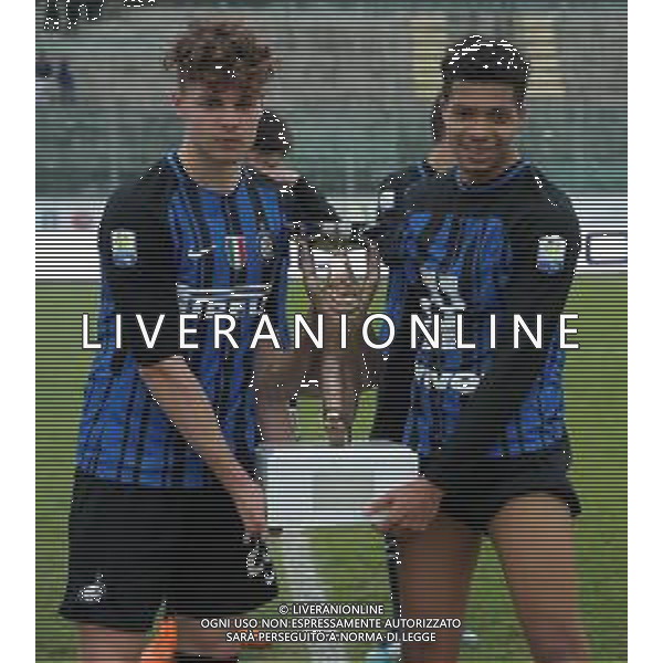 70mo Viareggio Cup Coppa Carnevale Finale Viareggio (PI) - 28.03.2018 Inter-Fiorentina Nella Foto:belkheir mouhamed e vergani edoardo festeggiano con la coppa /Ph.Vitez-Ag. Aldo Liverani