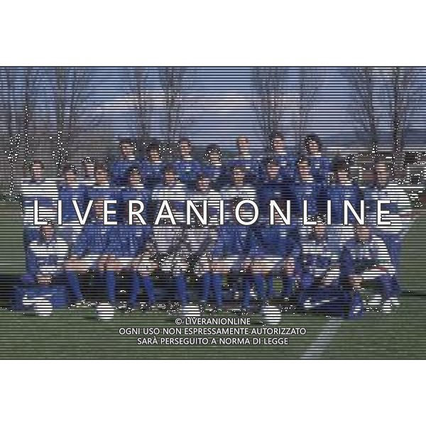 La rosa in Formazione della Squadra Nazionale Italiana di Calcio del 1994 - RETROSPETTIVA nella foto Roberto Di Matteo, Antonio Benarrivo, Antonio Conte, Gianfranco Zola, Attilio Lombardi, Stefano Eranio, Alessandro Del Piero, Paolo Negro Luigi Apolloni, Pierluigi Casiraghi, Pietro Carmignani, Arrigo Sacchi, Carlo Ancelotti, Dino Baggio, Nicola Berti, Demetrio Albertini, Fabrizio Ravanelli, Paolo Maldini, Angelo Peruzzi, Luca Bucci, Lorenzo Minotti e Amedeo Carboni. ©ARCHIVIO / AGENZIA ALDO LIVERANI SAS