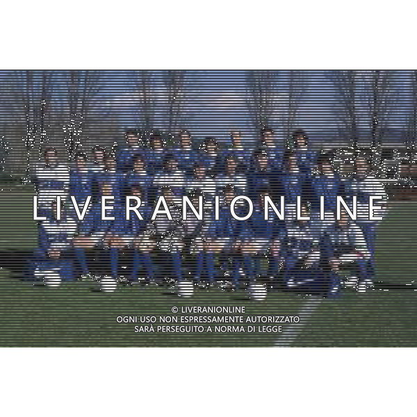 La rosa in Formazione della Squadra Nazionale Italiana di Calcio del 1994 - RETROSPETTIVA nella foto Roberto Di Matteo, Antonio Benarrivo, Antonio Conte, Gianfranco Zola, Attilio Lombardi, Stefano Eranio, Alessandro Del Piero, Paolo Negro Luigi Apolloni, Pierluigi Casiraghi, Pietro Carmignani, Arrigo Sacchi, Carlo Ancelotti, Dino Baggio, Nicola Berti, Demetrio Albertini, Fabrizio Ravanelli, Paolo Maldini, Angelo Peruzzi, Luca Bucci, Lorenzo Minotti e Amedeo Carboni. ©ARCHIVIO / AGENZIA ALDO LIVERANI SAS