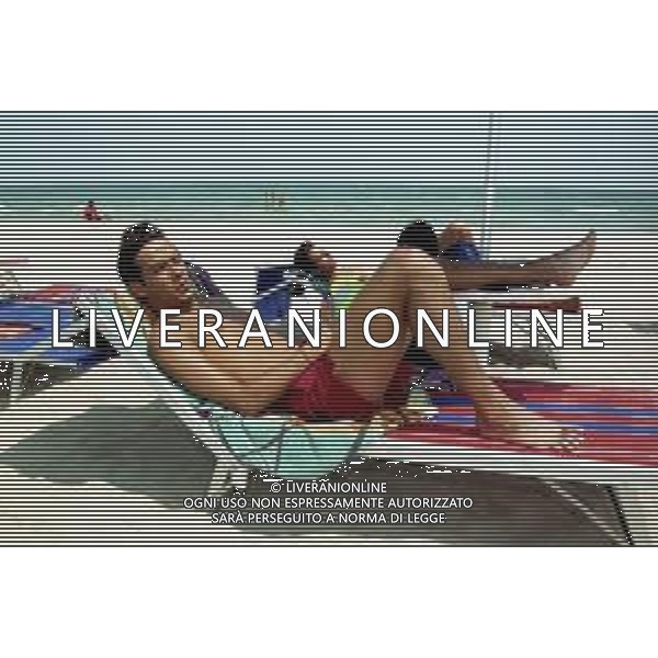 I FRATELLI INZAGHI AL MARE SULLA SPIAGGIA DI MILANO MARITTIMA ESTATE 1999 NELLA FOTO FILIPPO E SIMONE ©ARCHIVIO / AGENZIA ALDO LIVERANI SAS
