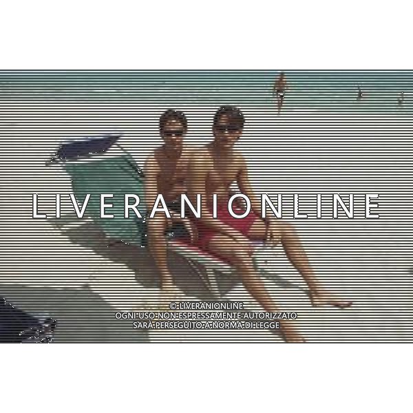 I FRATELLI INZAGHI AL MARE SULLA SPIAGGIA DI MILANO MARITTIMA ESTATE 1999 NELLA FOTO FILIPPO E SIMONE ©ARCHIVIO / AGENZIA ALDO LIVERANI SAS