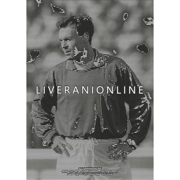 RETROSPETTIVA SALVATORE SCHILLACI CALCIATORE NELLA FOTO SALVATORE SCHILLACI CON LA MAGLIA DELLA NAZIONALE ITALIANA AG ALDO LIVERANI SAS