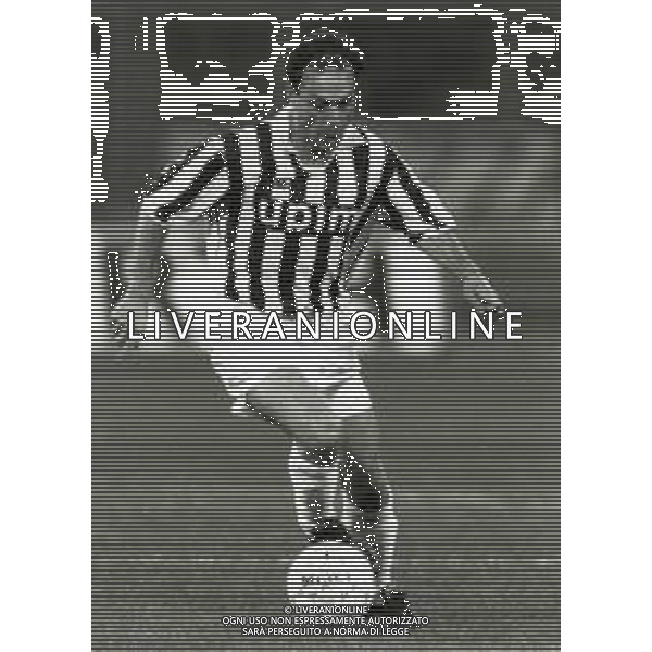 RETROSPETTIVA SALVATORE SCHILLACI CALCIATORE NELLA FOTO SALVATORE SCHILLACI CON LA MAGLIA DELLA JUVENTUS AG ALDO LIVERANI SAS