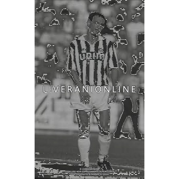 RETROSPETTIVA SALVATORE SCHILLACI CALCIATORE NELLA FOTO SALVATORE SCHILLACI CON LA MAGLIA DELLA JUVENTUS 1990-1991 AG ALDO LIVERANI SAS