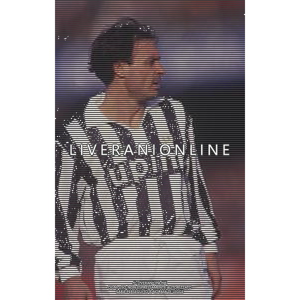 RETROSPETTIVA SALVATORE SCHILLACI CALCIATORE NELLA FOTO SALVATORE SCHILLACI CON LA MAGLIA DELLA JUVENTUS AG ALDO LIVERANI SAS