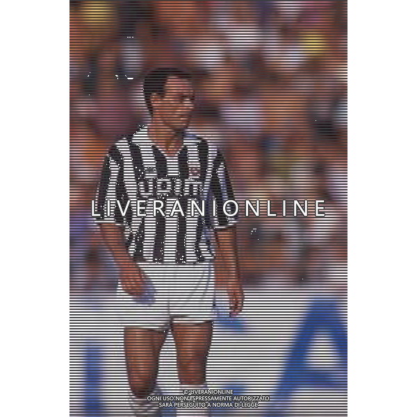 RETROSPETTIVA SALVATORE SCHILLACI CALCIATORE NELLA FOTO SALVATORE SCHILLACI CON LA MAGLIA DELLA JUVENTUS AG ALDO LIVERANI SAS