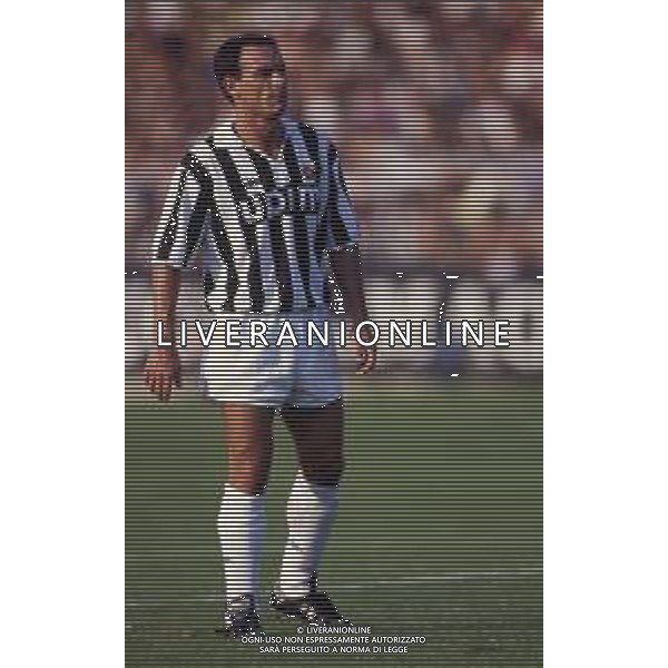 RETROSPETTIVA SALVATORE SCHILLACI CALCIATORE NELLA FOTO SALVATORE SCHILLACI CON LA MAGLIA DELLA JUVENTUS AG ALDO LIVERANI SAS