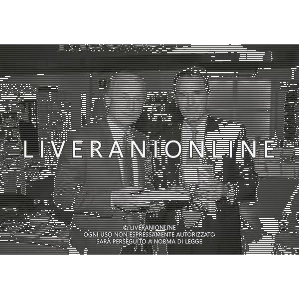 1996 MILANO PRESENTAZIONE DEL LIBRO FISCHIA IL TRAP NELLA FOTO GIOVANNI TRAPATTONI CON ANGELO CAROLI AUTORE DEL LIBRO AG ALDO LIVERANI SAS