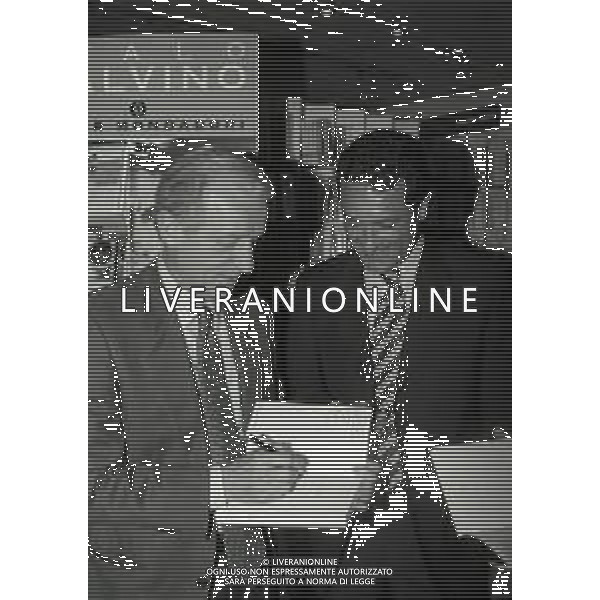 1996 MILANO PRESENTAZIONE DEL LIBRO FISCHIA IL TRAP NELLA FOTO GIOVANNI TRAPATTONI CON CLAUDIO GENTILE AG ALDO LIVERANI SAS
