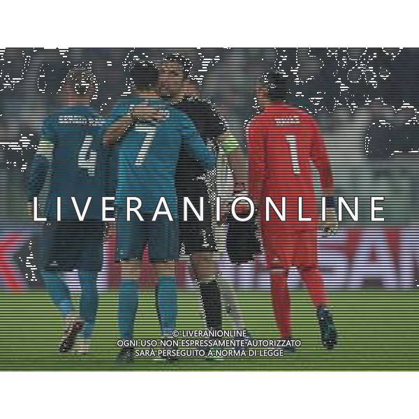 UEFA Champions League 2017/2018 Quarti di Finale Andata Torino - 03.04.2018 Juventus-Real Madrid Nella Foto: abbraccio a fine gara tra gianluigi buffon e cristiano ronaldo /Ph.Vitez-Ag. Aldo Liverani