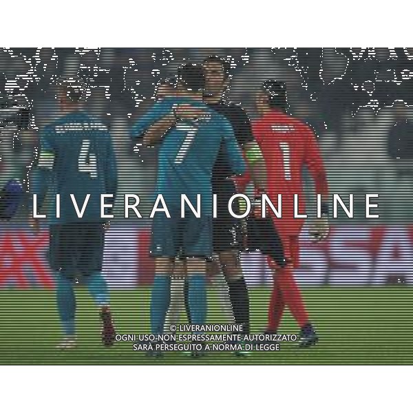 UEFA Champions League 2017/2018 Quarti di Finale Andata Torino - 03.04.2018 Juventus-Real Madrid Nella Foto: abbraccio a fine gara tra gianluigi buffon e cristiano ronaldo /Ph.Vitez-Ag. Aldo Liverani