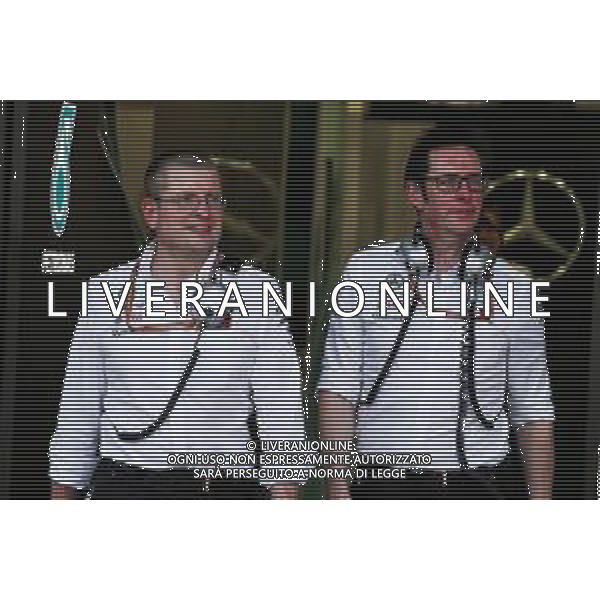 Andrew Shovlin (GBR) Mercedes AMG F1 Engineer (Right). 07.04.2018. Formula 1 World Championship, Rd 2, Bahrain Grand Prix, Sakhir, Bahrain, Qualifying Day. / AGENZIA ALDO LIVERANI SAS - ITALY ONLY EDITORIAL USE ONLY - F1 Motor Racing - Formula One World Championship - Bahrain Grand Prix - Prove Ufficiali Qualifiche Sakhir, Bahrain 07.04.2018