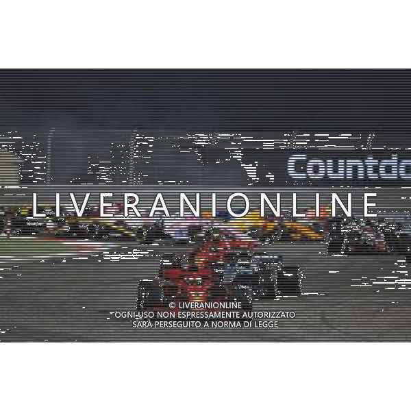 Sebastian Vettel (GER) Ferrari SF71H leads at the start of the race. 08.04.2018. Formula 1 World Championship, Rd 2, Bahrain Grand Prix, Sakhir, Bahrain, Race Day. / AGENZIA ALDO LIVERANI SAS - ITALY ONLY EDITORIAL USE ONLY - F1 Motor Racing - Formula One World Championship - Bahrain Grand Prix - Race Day - Sakhir, Bahrain Gara 08.04.2018