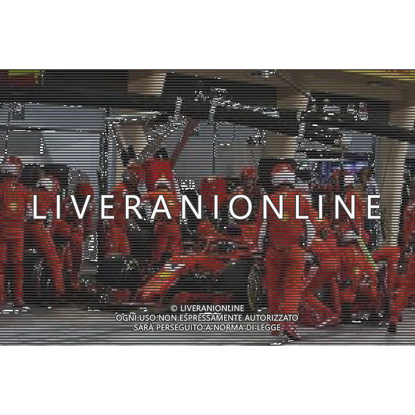 Kimi Raikkonen (FIN) Ferrari SF71H makes a pit stop. 08.04.2018. Formula 1 World Championship, Rd 2, Bahrain Grand Prix, Sakhir, Bahrain, Race Day. / AGENZIA ALDO LIVERANI SAS - ITALY ONLY EDITORIAL USE ONLY - F1 Motor Racing - Formula One World Championship - Bahrain Grand Prix - Race Day - Sakhir, Bahrain Gara 08.04.2018